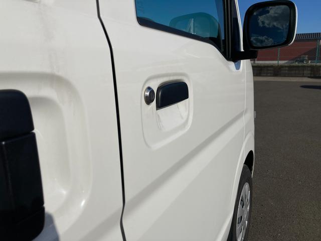 エブリイ PC 6型 4WD CVT パートタイム4WD CVT スズキセーフティーサポート 衝突被害軽減システム アイドリングストップ 横滑り防止機能 衝突安全ボディ オートライト スライドドア シートヒーター(28枚目)