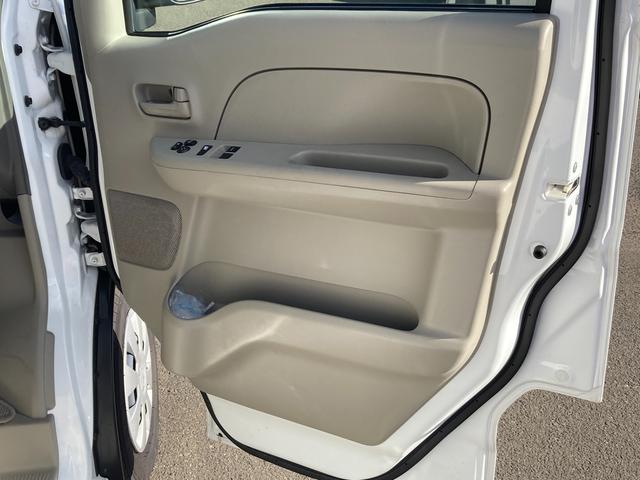 エブリイ PC 6型 4WD CVT パートタイム4WD CVT スズキセーフティーサポート 衝突被害軽減システム アイドリングストップ 横滑り防止機能 衝突安全ボディ オートライト スライドドア シートヒーター(44枚目)