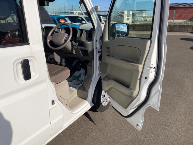 エブリイ PC 6型 4WD CVT パートタイム4WD CVT スズキセーフティーサポート 衝突被害軽減システム アイドリングストップ 横滑り防止機能 衝突安全ボディ オートライト スライドドア シートヒーター(45枚目)