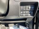 安全装置類のスイッチは運転席から手の届く位置に配置されておりますので、万が一の際にもスムーズに操作が可能です。