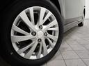 アルミホイール付！鉄ホイールと違って軽いので燃費にも影響してきます。ガソリンの高騰に少しは貢献します！足元がきまります。