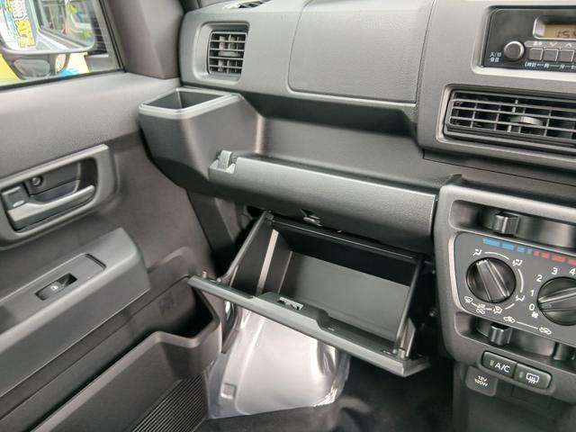 ハイゼットカーゴ ＤＸ　届出済未使用車　４ＷＤ　ＣＶＴ　キーレスエントリー　マニュアルエアコン　衝突軽減ブレーキ　コーナーセンサー　ルーフコンソール　アイドリングストップ　６カ月保証（11枚目）