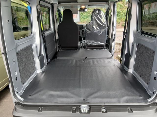 ハイゼットカーゴ ＤＸ　届出済未使用車　４ＷＤ　ＣＶＴ　キーレスエントリー　マニュアルエアコン　衝突軽減ブレーキ　コーナーセンサー　ルーフコンソール　アイドリングストップ　６カ月保証（15枚目）
