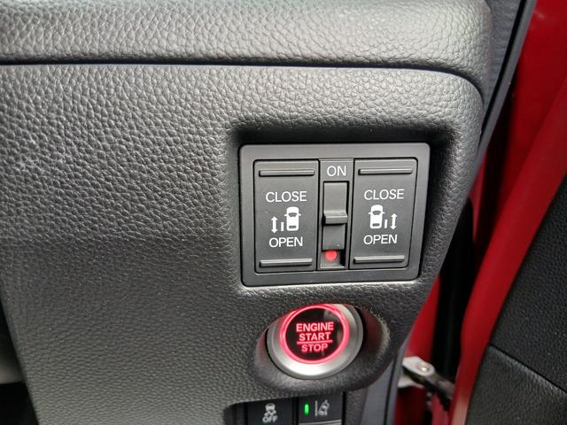 N-BOXカスタム G・EXターボホンダセンシング 2トーン ターボ 助手席スーパースライドシート 両側電動スライドドア SDナビ バックカメラ ETC オートエアコン ハーフレザーシート オートリトラミラー プッシュスタート スマートキー 6カ月保証(10枚目)