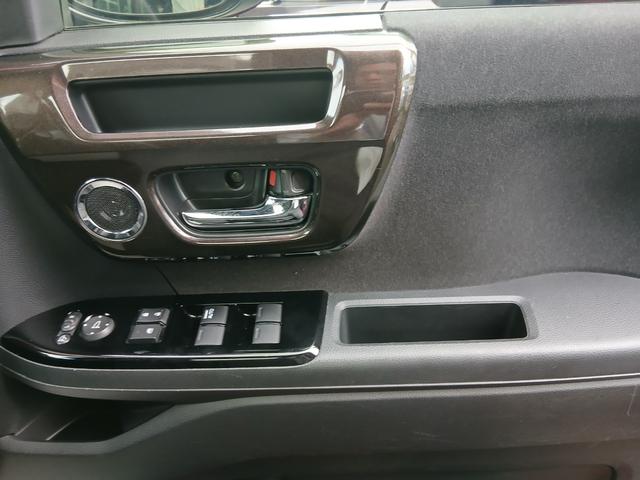 N-BOXカスタム G・EXターボホンダセンシング 2トーン ターボ 助手席スーパースライドシート 両側電動スライドドア SDナビ バックカメラ ETC オートエアコン ハーフレザーシート オートリトラミラー プッシュスタート スマートキー 6カ月保証(12枚目)