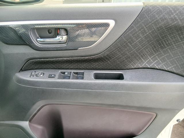 N-WGNカスタム G・ターボパッケージ 4WD ターボ あんしんパッケージ HIDヘッドライト フォグライト ワンセグナビ バックカメラ ETC ハーフレザーシート オートエアコン スマートキー プッシュスタート アルミホイール 1年保証(11枚目)