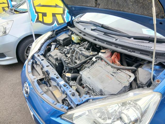 アクア Ｓ　ハイブリッド　スマートキー　プッシュスタート　オートエアコン　７インチナビ　バックカメラ　ＥＴＣ　フルセグテレビ　ＣＤ　ＤＶＤ　ブルートゥース　ＡＭＦＭ　ＳＤ　６カ月保証（4枚目）