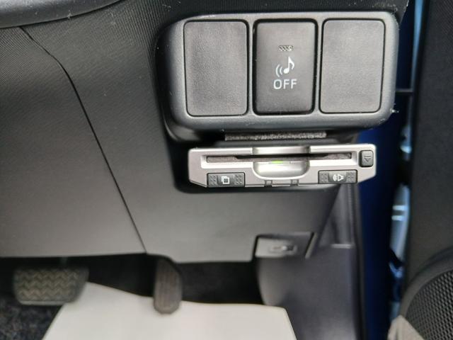 アクア Ｓ　ハイブリッド　スマートキー　プッシュスタート　オートエアコン　７インチナビ　バックカメラ　ＥＴＣ　フルセグテレビ　ＣＤ　ＤＶＤ　ブルートゥース　ＡＭＦＭ　ＳＤ　６カ月保証（9枚目）