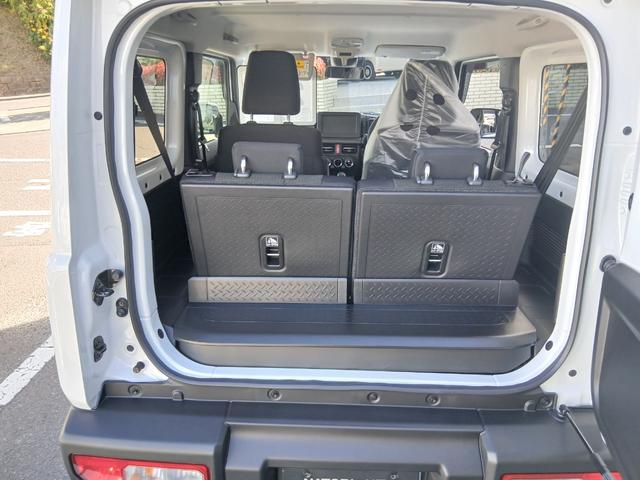 ジムニー ＸＣ　届出済未使用車　４ＷＤ　衝突軽減ブレーキ　スマートキー　プッシュスタート　オートエアコン　運転席助手席シートヒーター　コーナーセンサー　フォグライト　アイドリングストップ　６カ月保証（18枚目）