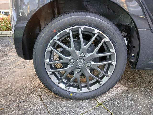 足元が変わると、車のイメージがグッと良くなります☆アルミホイール装着車でお買い得です♪