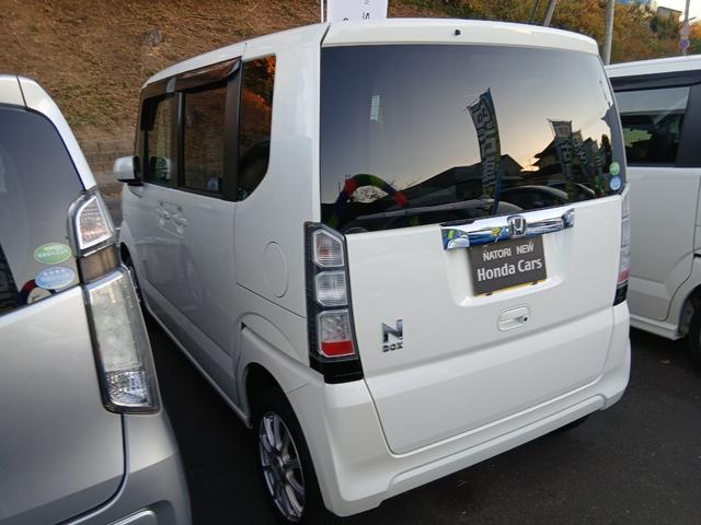 N-BOX G 4WD スライドドア 純正ナビ CD/DVD ラジオ ミュージックキャッチャー フルセグテレビ SD ETC オートエアコン アイドリングストップ 親水/ヒーテッドドアミラー 1年保証(3枚目)