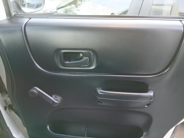 アクティバン 　４ＷＤ　オートマ　ＡＭ／ＦＭラジオ　１スピーカー　マニュアルエアコン　両席ＳＲＳ　リアワイパー　リア熱線　電動パワーステアリング（7枚目）