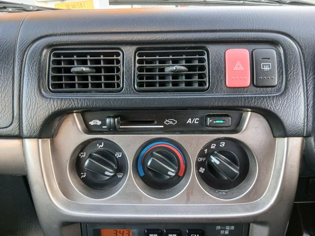 アクティバン 　４ＷＤ　オートマ　ＡＭ／ＦＭラジオ　１スピーカー　マニュアルエアコン　両席ＳＲＳ　リアワイパー　リア熱線　電動パワーステアリング（8枚目）