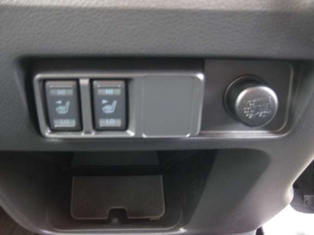 キャラバン ＤＸ　ディーゼル　４ＷＤ　ターボ　シートヒーター　６人乗り（18枚目）