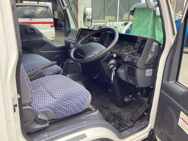 エルフトラック 　冷蔵冷凍車　トプレック製　中温ー５°Ｃ設定　ラッシングレール　片側スライドドア　プラスチックスノコ　最大積載量１５５０ｋｇ　パワーウィンドウ　電動格納ミラー　後輪Ｗタイヤ（17枚目）