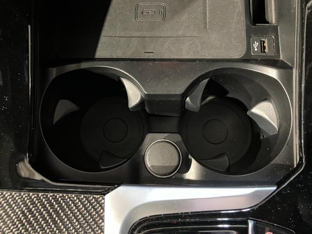 Ｘ４ Ｍ コンペティション　カーボンドアミラーカバー　３Ｄデザインカーボンフロント、サイド、リアスポイラー　ルーフカーボンラッピング　ドライビングアシストプラス（28枚目）