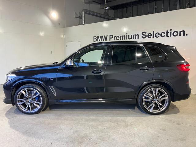 Ｘ５ Ｍ５０ｉ　Ｖ８ツインターボ　４輪エアサスペンション　パノラマサンルーフ　２２インチ　フロントマッサージシート　デジタルキー　ハンズオフアシスト　ステアリングヒーティング（15枚目）