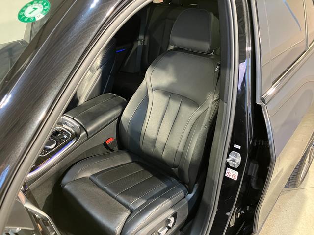 Ｘ５ Ｍ５０ｉ　Ｖ８ツインターボ　４輪エアサスペンション　パノラマサンルーフ　２２インチ　フロントマッサージシート　デジタルキー　ハンズオフアシスト　ステアリングヒーティング（33枚目）