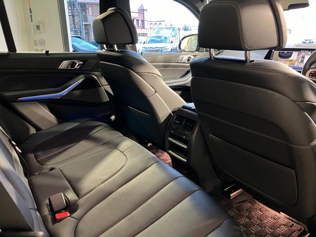 Ｘ５ Ｍ５０ｉ　Ｖ８ツインターボ　４輪エアサスペンション　パノラマサンルーフ　２２インチ　フロントマッサージシート　デジタルキー　ハンズオフアシスト　ステアリングヒーティング（38枚目）