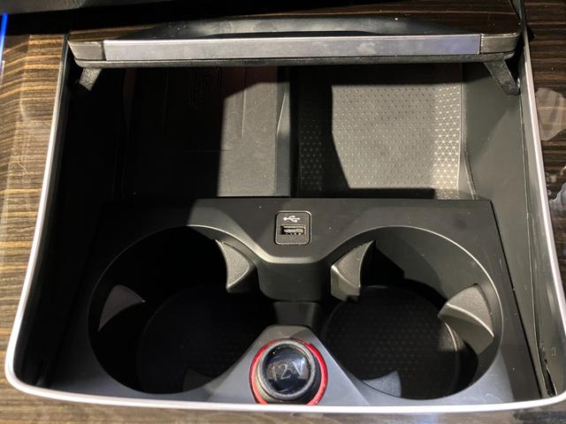 Ｘ５ Ｍ５０ｉ　Ｖ８ツインターボ　４輪エアサスペンション　パノラマサンルーフ　２２インチ　フロントマッサージシート　デジタルキー　ハンズオフアシスト　ステアリングヒーティング（41枚目）