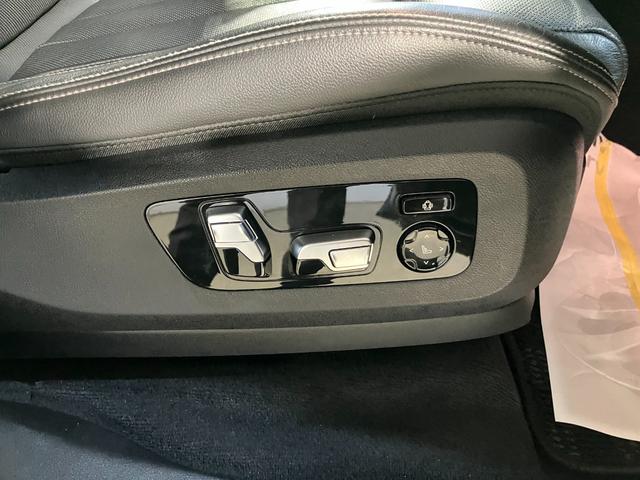 Ｘ５ Ｍ５０ｉ　Ｖ８ツインターボ　４輪エアサスペンション　パノラマサンルーフ　２２インチ　フロントマッサージシート　デジタルキー　ハンズオフアシスト　ステアリングヒーティング（48枚目）