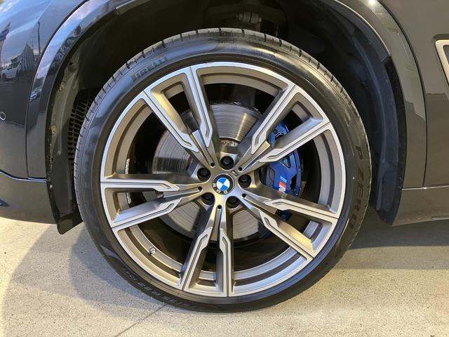 Ｘ５ Ｍ５０ｉ　Ｖ８ツインターボ　４輪エアサスペンション　パノラマサンルーフ　２２インチ　フロントマッサージシート　デジタルキー　ハンズオフアシスト　ステアリングヒーティング（59枚目）