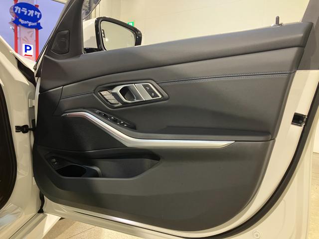 ３シリーズ ３２０ｄ　ｘＤｒｉｖｅ　Ｍスポーツ　ハンズオフアシスト　アクティブクルーズ　リバースアシスト　デジタルキー　オートトランク　アップルカープレイ　パーソナルＡＩ　アルカンタラコンビシート　純正１８インチ（48枚目）