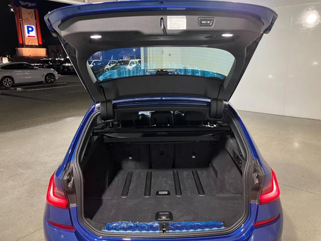 ３シリーズ ３２０ｄ　ｘＤｒｉｖｅツーリング　Ｍスポーツ　サテンアルミウィンドウモール　サラウンドビュー　アクティブクルーズ　アップルカープレイ　リバースアシスト　パーソナルＡＩ　リバースアシスト　ステアリングアシスト（29枚目）