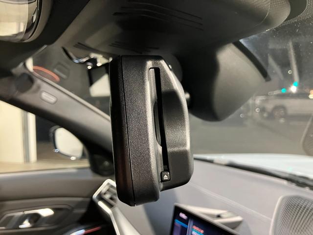３シリーズ Ｍ３４０ｉ　ｘＤｒｉｖｅ　後期モデル　カーブドディスプレイ　６気筒ターボエンジン　ハーマンカードンサウンド　サラウンドビュー　ハンズオフアシスト　アクティブクルーズ　パーソナルＡＩ　リバースアシスト（12枚目）