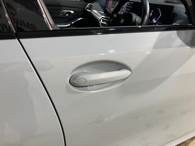 ３シリーズ Ｍ３４０ｉ　ｘＤｒｉｖｅ　後期モデル　カーブドディスプレイ　６気筒ターボエンジン　ハーマンカードンサウンド　サラウンドビュー　ハンズオフアシスト　アクティブクルーズ　パーソナルＡＩ　リバースアシスト（25枚目）