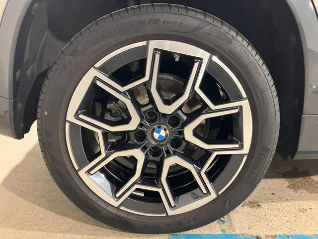 Ｘ１ ｘＤｒｉｖｅ　２０ｄ　ｘライン　ヴェガンザレザー　インテリアカメラ　ＡＲナビ　ヘッドアップディスプレイ　サラウンドビュー　１９インチ　アクティブクルーズ（17枚目）