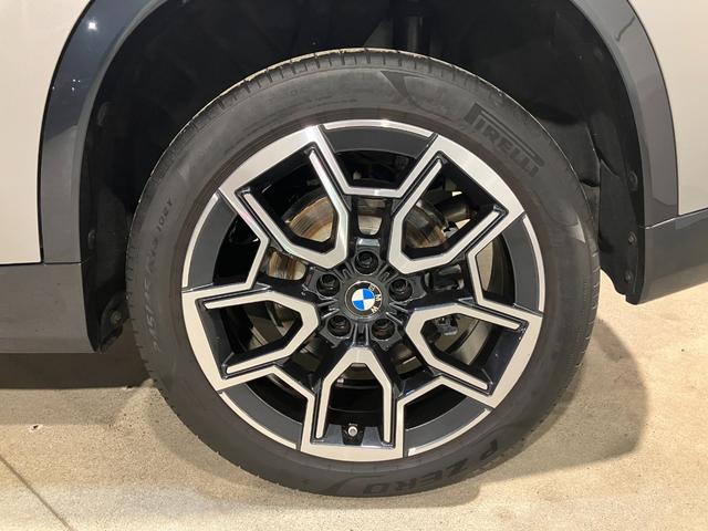 Ｘ１ ｘＤｒｉｖｅ　２０ｄ　ｘライン　ヴェガンザレザー　インテリアカメラ　ＡＲナビ　ヘッドアップディスプレイ　サラウンドビュー　１９インチ　アクティブクルーズ（20枚目）