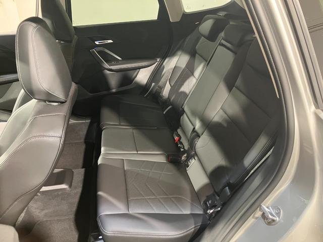 Ｘ１ ｘＤｒｉｖｅ　２０ｄ　ｘライン　ヴェガンザレザー　インテリアカメラ　ＡＲナビ　ヘッドアップディスプレイ　サラウンドビュー　１９インチ　アクティブクルーズ（34枚目）