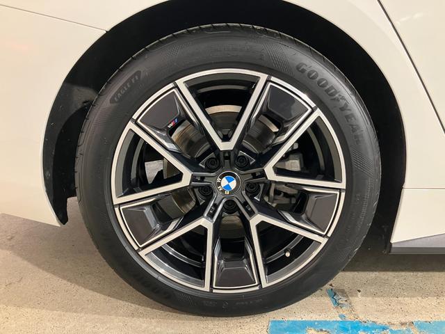 ４シリーズ ４２０ｄ　ｘＤｒｉｖｅグランクーペ　Ｍスポーツ　カーブドディスプレイ　ハーマンカードンサウンド　サラウンドビュー　ヘッドアップディスプレイ　ランバーサポート　ハンズオフアシスト　リバースアシスト　パワーバックドア（20枚目）