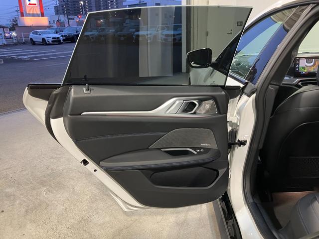 ４シリーズ ４２０ｄ　ｘＤｒｉｖｅグランクーペ　Ｍスポーツ　カーブドディスプレイ　ハーマンカードンサウンド　サラウンドビュー　ヘッドアップディスプレイ　ランバーサポート　ハンズオフアシスト　リバースアシスト　パワーバックドア（53枚目）