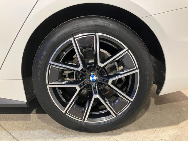 ４シリーズ ４２０ｄ　ｘＤｒｉｖｅグランクーペ　Ｍスポーツ　カーブドディスプレイ　ハーマンカードンサウンド　サラウンドビュー　ヘッドアップディスプレイ　ランバーサポート　ハンズオフアシスト　リバースアシスト　パワーバックドア（55枚目）