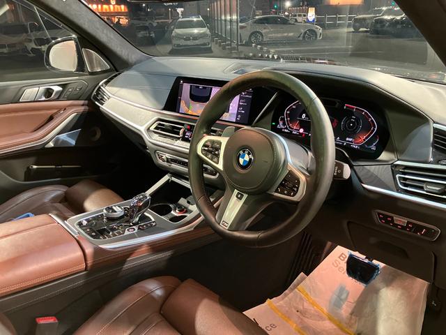Ｘ７ ｘＤｒｉｖｅ　３５ｄ　Ｍスポーツ　７人乗り　リアエンターテイメント　Ｂ＆Ｗダイヤモンドサラウンド　モカレザー　スカイラウンジサンルーフ　保冷保温カップホルダー　ヒートコンフォートパッケージ　エグゼクティブドライブプロ（35枚目）