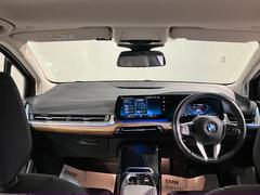 毎回座るフロントシート。運転席は必ず使用する部分ですので、座り心地が重要です！ 2