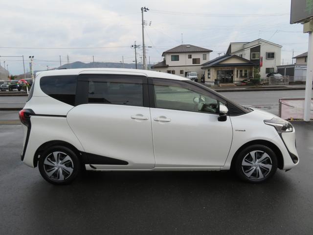 シエンタ ハイブリッドＧ　クエロ　パノラミックビューモニター・衝突軽減ブレーキ・純正メモリーナビ・ＬＥＤライト・フォグ・ドラレコ・クルーズコントロール・前席シートヒーター・フルセグＴＶ・Ｂｌｕｅｔｏｏｔｈ・ＥＴＣ・アイドリングストップ（6枚目）