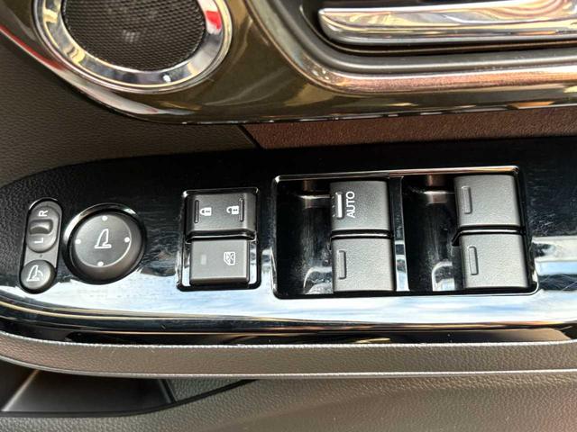 N-BOXカスタム G・EXホンダセンシング ナビ TV CD DVD Bluetooth ETC バックカメラ パワースライドドア レーダークルーズコントロール ロールサンシェード 衝突軽減ブレーキ スマートキー 整備・保証付き(32枚目)