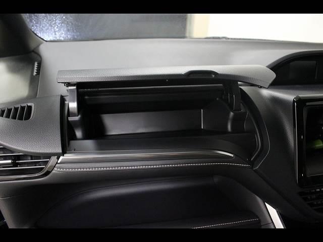Xi 3列シート8人乗り 登録済未使用車 電動スライドドア(5枚目)