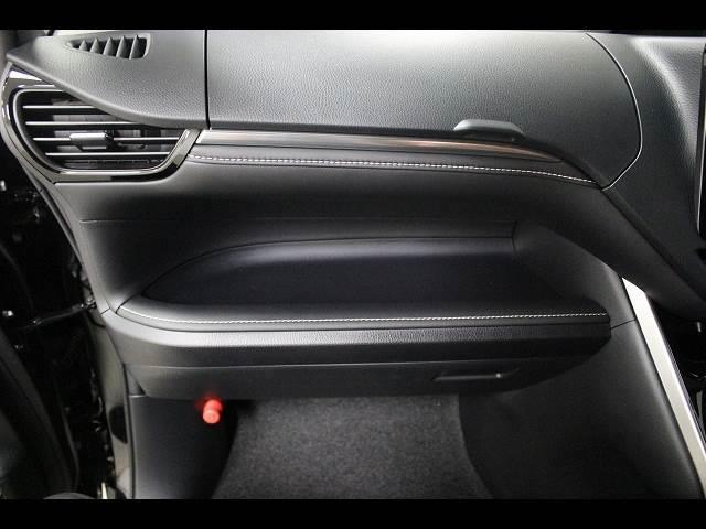 Xi 3列シート8人乗り 登録済未使用車 電動スライドドア(6枚目)