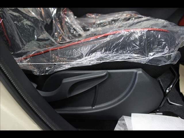 Z 登録済未使用車 衝突軽減ブレーキ クルーズコントロール コーナーセンサー シートヒーター オートライト 横滑り防止 アイドリングストップ プッシュスタート 17インチアルミホイール(38枚目)