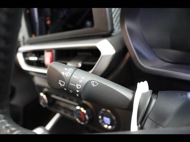 Z 登録済未使用車 衝突軽減ブレーキ クルーズコントロール コーナーセンサー シートヒーター オートライト 横滑り防止 アイドリングストップ プッシュスタート 17インチアルミホイール(40枚目)