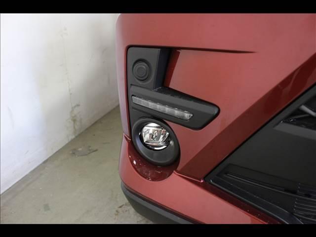 Z 登録済未使用車 衝突軽減ブレーキ クルーズコントロール コーナーセンサー シートヒーター オートライト 横滑り防止 アイドリングストップ プッシュスタート 17インチアルミホイール(6枚目)