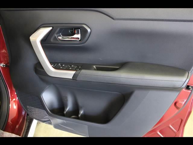 Z 登録済未使用車 衝突軽減ブレーキ クルーズコントロール コーナーセンサー シートヒーター オートライト 横滑り防止 アイドリングストップ プッシュスタート 17インチアルミホイール(14枚目)