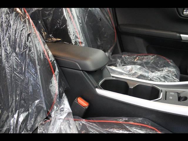 Z 登録済未使用車 衝突軽減ブレーキ クルーズコントロール コーナーセンサー シートヒーター オートライト 横滑り防止 アイドリングストップ プッシュスタート 17インチアルミホイール(15枚目)