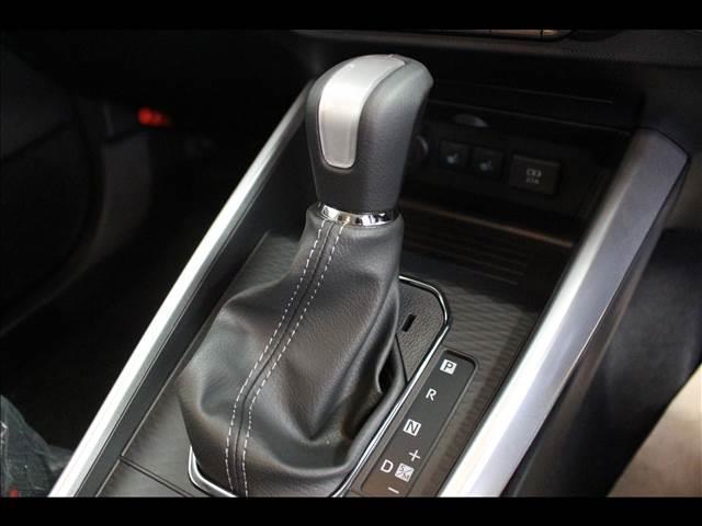 Z 登録済未使用車 衝突軽減ブレーキ クルーズコントロール コーナーセンサー シートヒーター オートライト 横滑り防止 アイドリングストップ プッシュスタート 17インチアルミホイール(34枚目)
