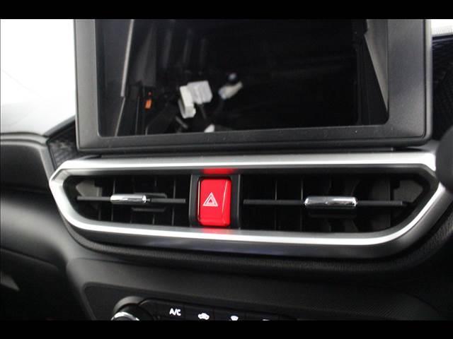 Z 登録済未使用車 衝突軽減ブレーキ クルーズコントロール コーナーセンサー シートヒーター オートライト 横滑り防止 アイドリングストップ プッシュスタート 17インチアルミホイール(39枚目)