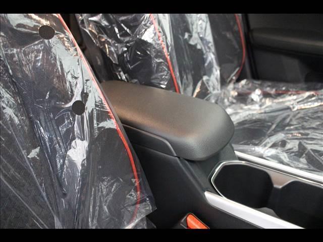 Z 登録済未使用車 衝突軽減ブレーキ クルーズコントロール コーナーセンサー シートヒーター オートライト 横滑り防止 アイドリングストップ プッシュスタート 17インチアルミホイール(18枚目)